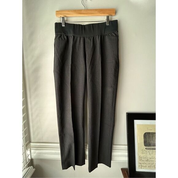 GAP Maternity dress pants - slim cropped size 6 in EUC - Picture 2 of 9